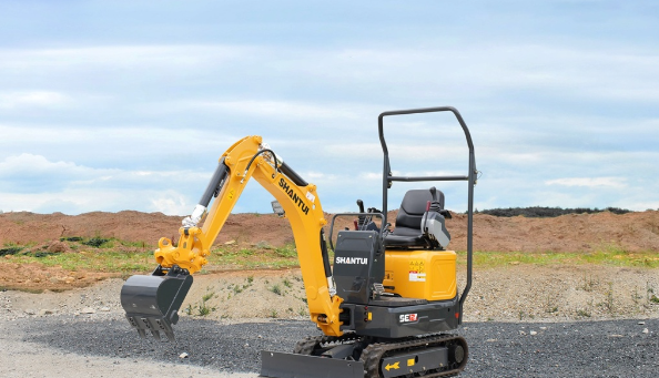 山推挖掘机盛装出席2024第六届微挖大会，四款微挖精