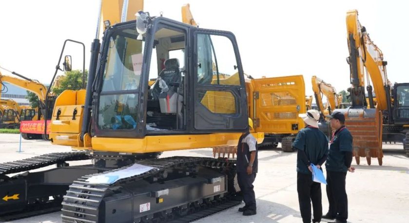 山推挖掘机2024年度服务资质认证考试圆满落幕!